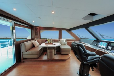 Finally a cat that looks like a yacht: Horizon Power Catamarans PC60 Skylounge