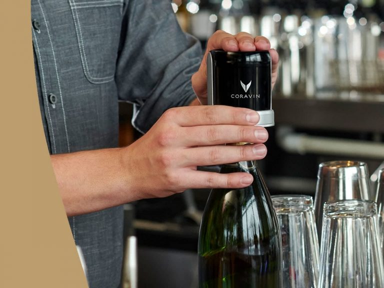 The only universal solution to preserve sparkling wines for two weeks