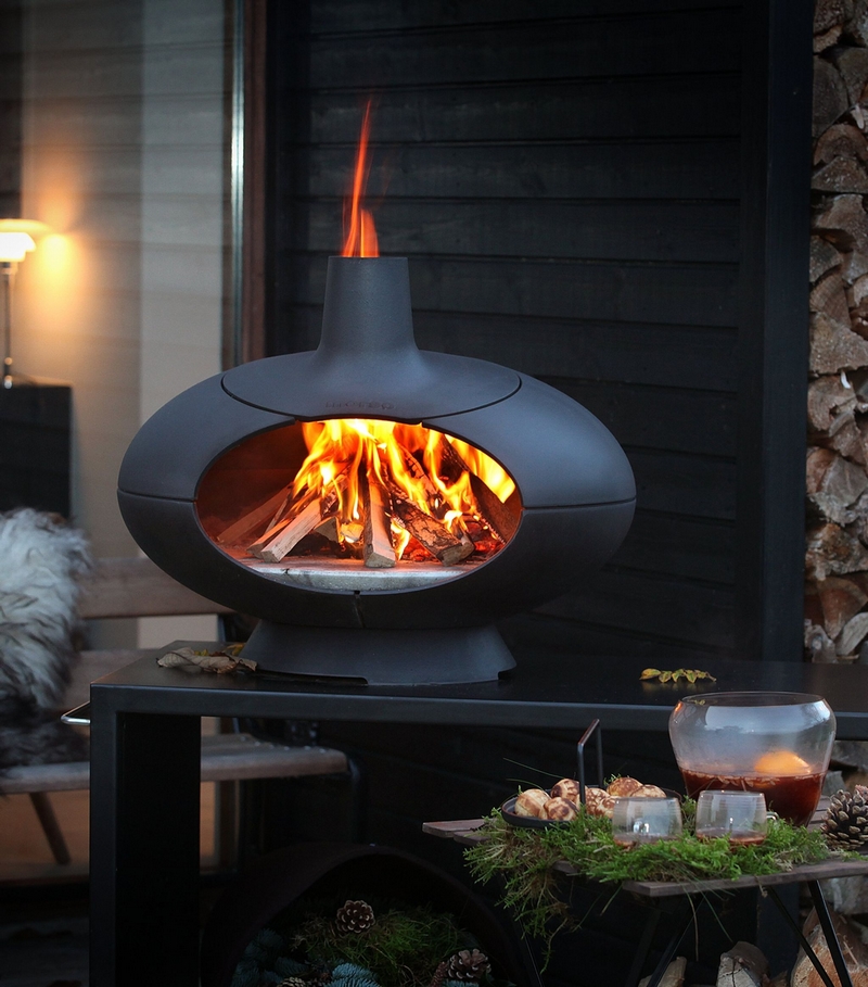 https://www.2luxury2.com/wp-content/uploads/2021/07/MORSO-Forno-Deluxe-Outdoor-Oven-Table-and-Accessories.jpg