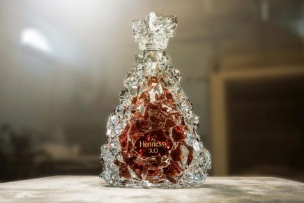 This magnificent decanter by Frank Gehry is both a monumental sculpture and a crystal masterpiece. How it was made