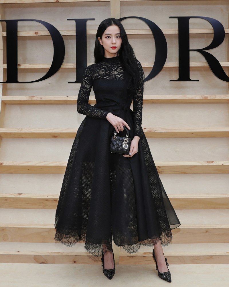 Meet the female skateboarders who showed off their skills at Dior's first  fashion show in South Korea - 2LUXURY2.COM