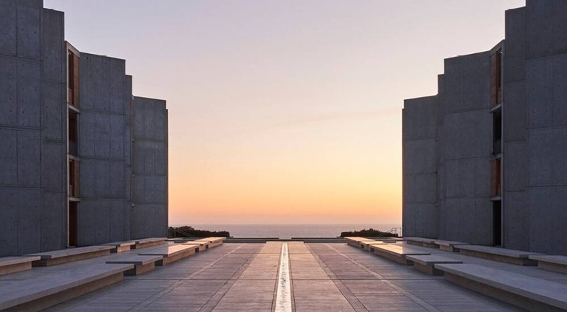 Louis Vuitton on X: Nicolas Ghesquière presents his #LVCruise 2023  Collection at the Salk Institute in California. / X