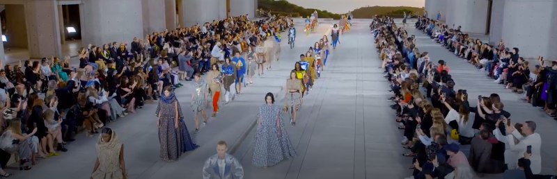 Louis Vuitton on X: Nicolas Ghesquière presents his #LVCruise 2023  Collection at the Salk Institute in California. / X