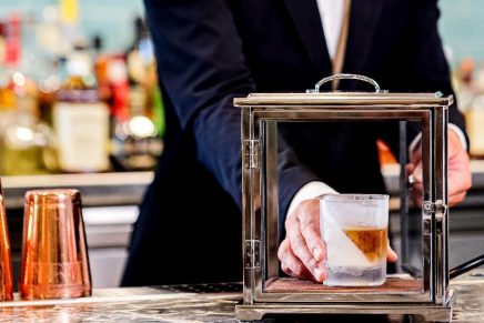 Oceania Cruises bar offerings feature the latest cocktail-crafting trends and techniques