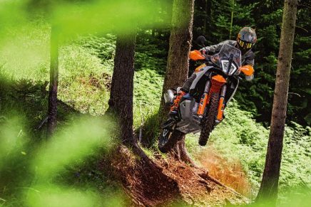 KTM presents a sharp upgrade to its midweight monarch: the 2023 KTM 890 Adventure