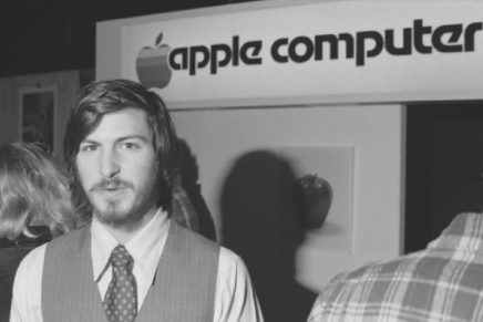 First Apple computer Inc. Trade Sign To Be Sold at Auction