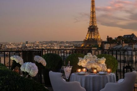 Parisian Romantic Experiences to Delight Loved Ones During The Most Romantic Time Of Year