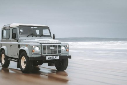 Classic Land Rover Defender Lovers Are Being Offered a Unique Limited Edition