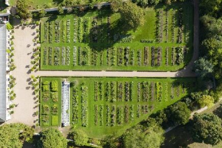 2023 Perfumer’s Garden by Versailles x Maison Francis Kurkdjian – A Perfect Way To Discover Versailles From a Novel Perspective