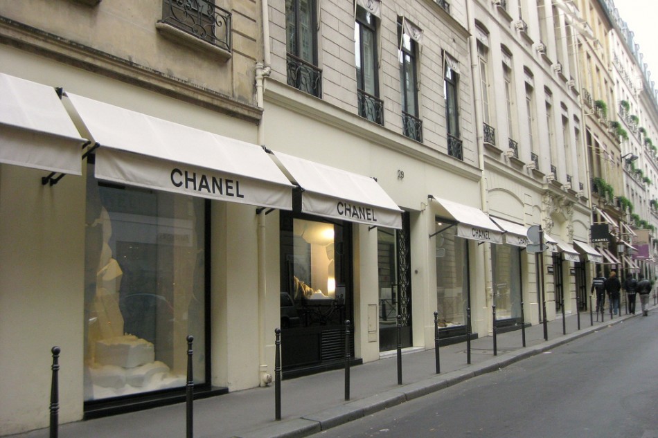 POSTCARD FROM CHANEL 31 RUE CAMBON IN PARIS 