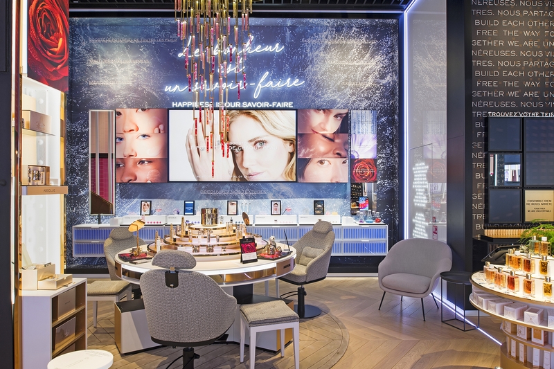 52 Avenue des Champs-Elysées is the home of the world’s leading luxury beauty brand