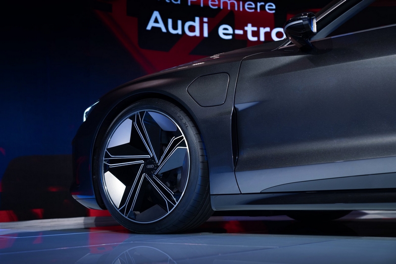 Audi e-tron GT concept show car-2018-02
