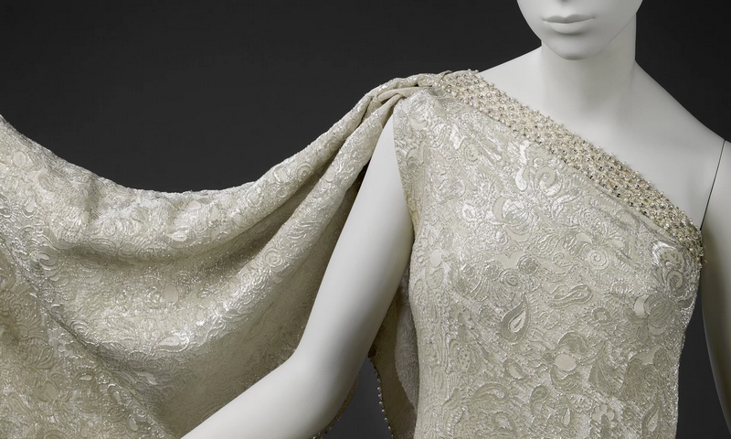 Balenciaga - Sari dress in brocaded silk, designed by Cristóbal Balenciaga in 1966.