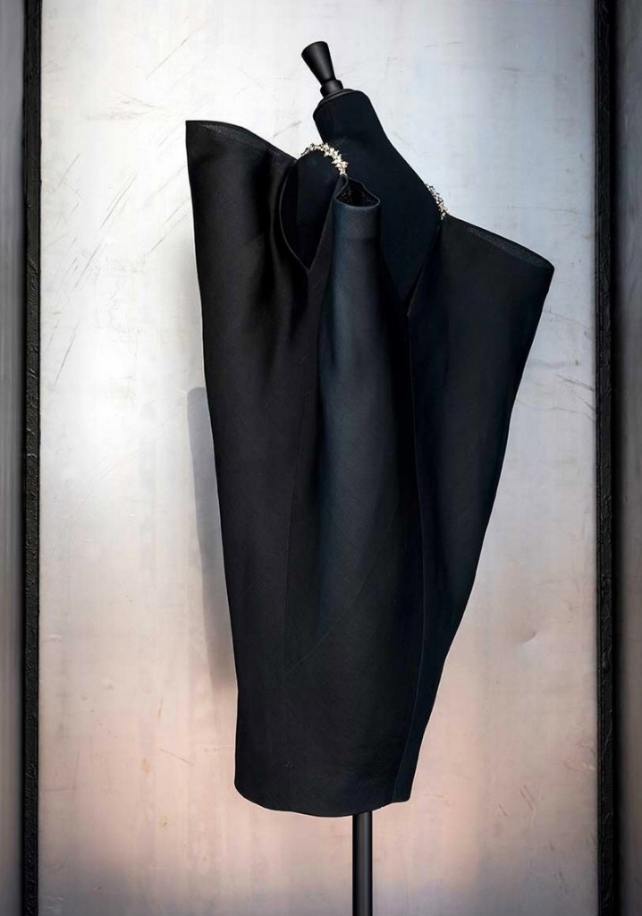 Balenciaga, working in black-Balenciaga, l’oeuvre au noir exhibition - musee bourdelle paris