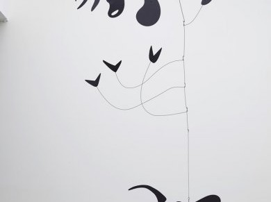 Calder and Abstraction: From Avant-Garde to Iconic. Giving the art ample space to breathe.