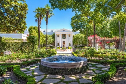 Los Angeles mansion sets US market record with $225m price tag