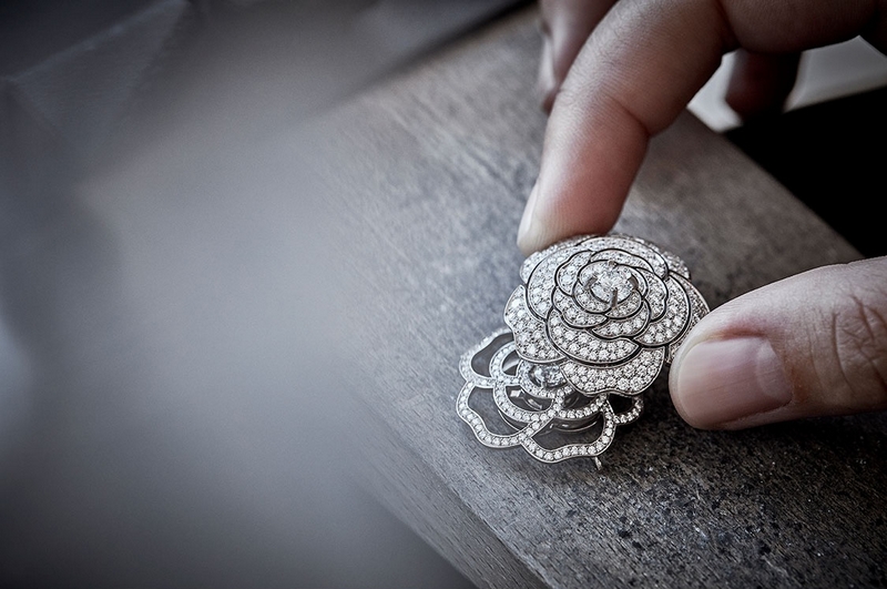 One camellia, five allures: Chanel takes a sole high jewelry camellia and turns it every which way One camellia, five allures: Chanel takes a sole high jewelry camellia and turns it every which way