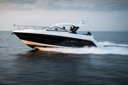 Entertaining on the water: Cruisers Yachts Introduces 390 Express Coupe hybrid boat