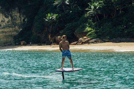 Next level Watersports: Electric Surf Boards on Foils – Lift.