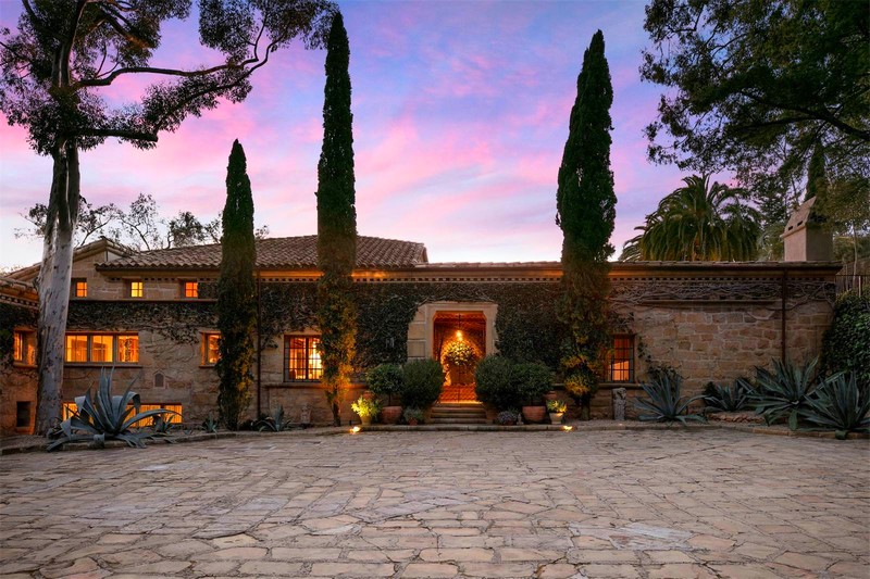 Ellen DeGeneres villa in the hills of Santa Barbara was designed and built in the 1930s-