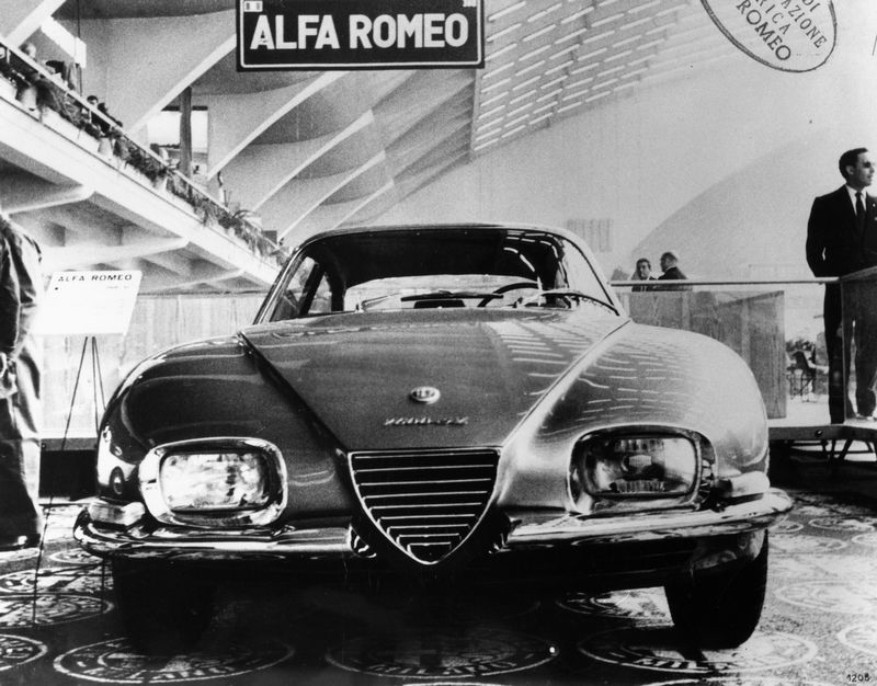FCA_heritage_alfa_romeo_2600_sz_prototipo-