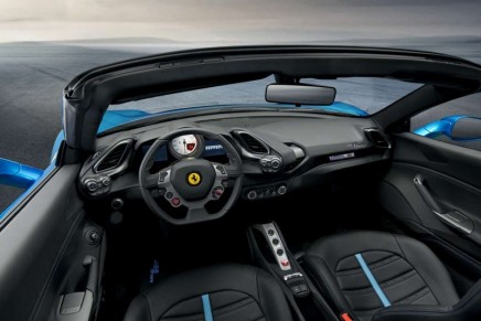 488 Spider: Ferrari has gone for a retractable hard top for the 488GTB coupé model