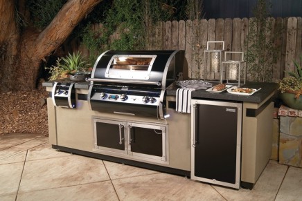 Fire Magic Black Diamond Edition Grill creates the Ultimate Outdoor Kitchen