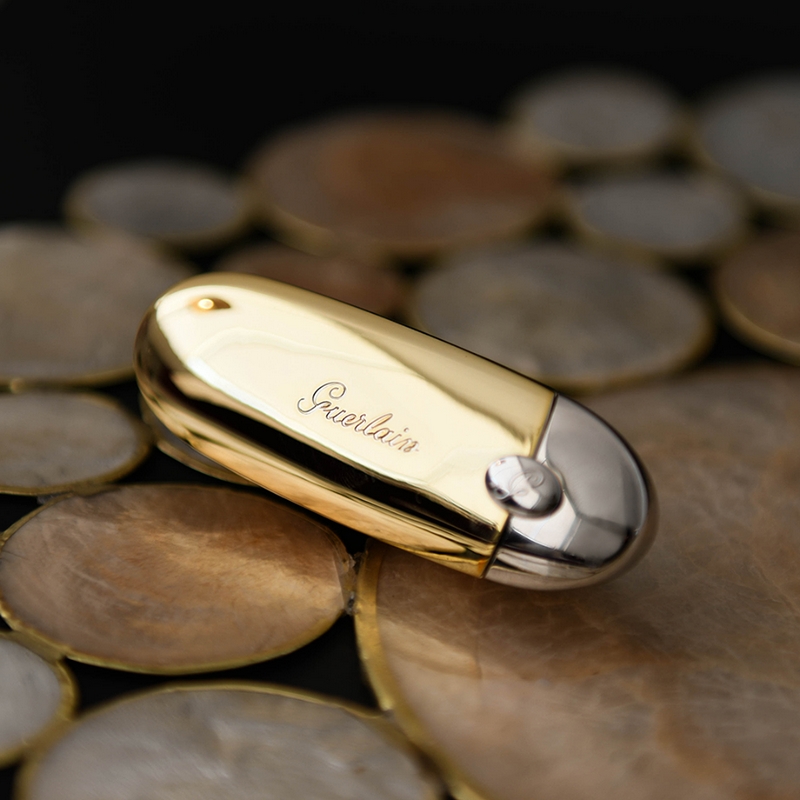 Guerlain Rouge G case of the week - Parure Gold