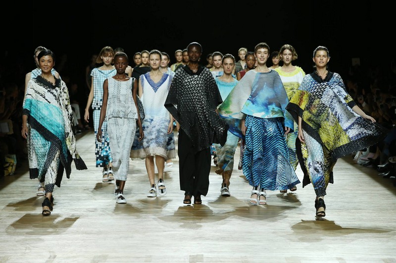 Baked Fashion Collections : designer Issey Miyake