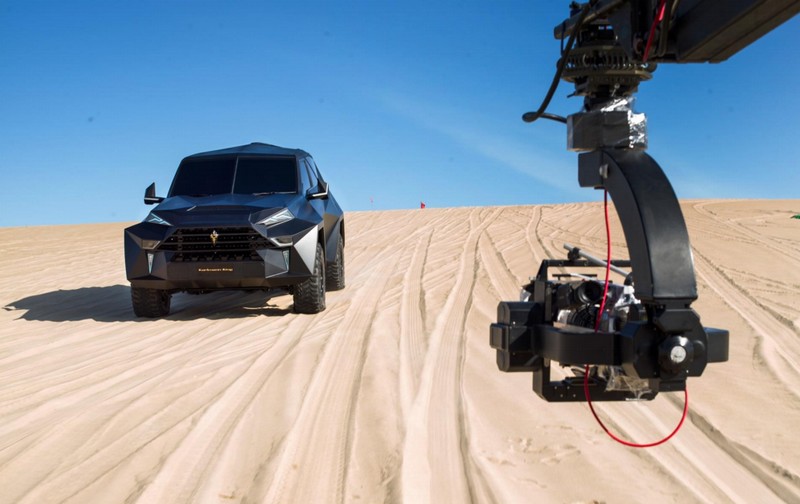 Karlmann King SUV - photos in the desert