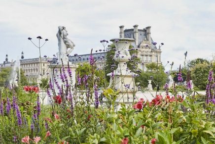 Kenzo Parfums is planting stunning floral landscaping at the world’s most famous museum