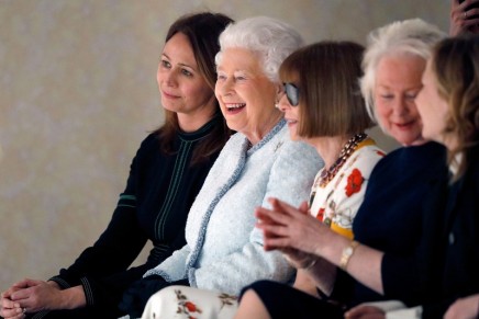 Queen makes surprise appearance at London fashion week