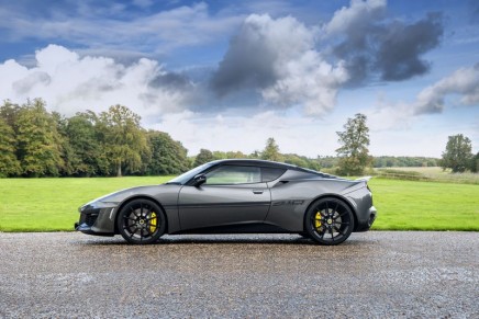 Lotus Evora Sport 410: This new generation of Evora is a pure-bred supercar