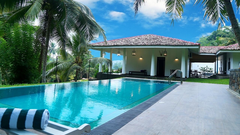 Luxurious Pool Design Inspirations - Resort inspired pool