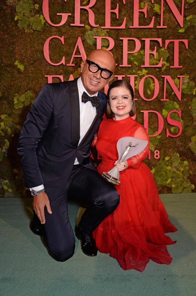 Marco Bizzarri presents The Sinead Burke with The Leaders Award for leading a huge transformation in the fashion system and changing the fashion conversation for good.
