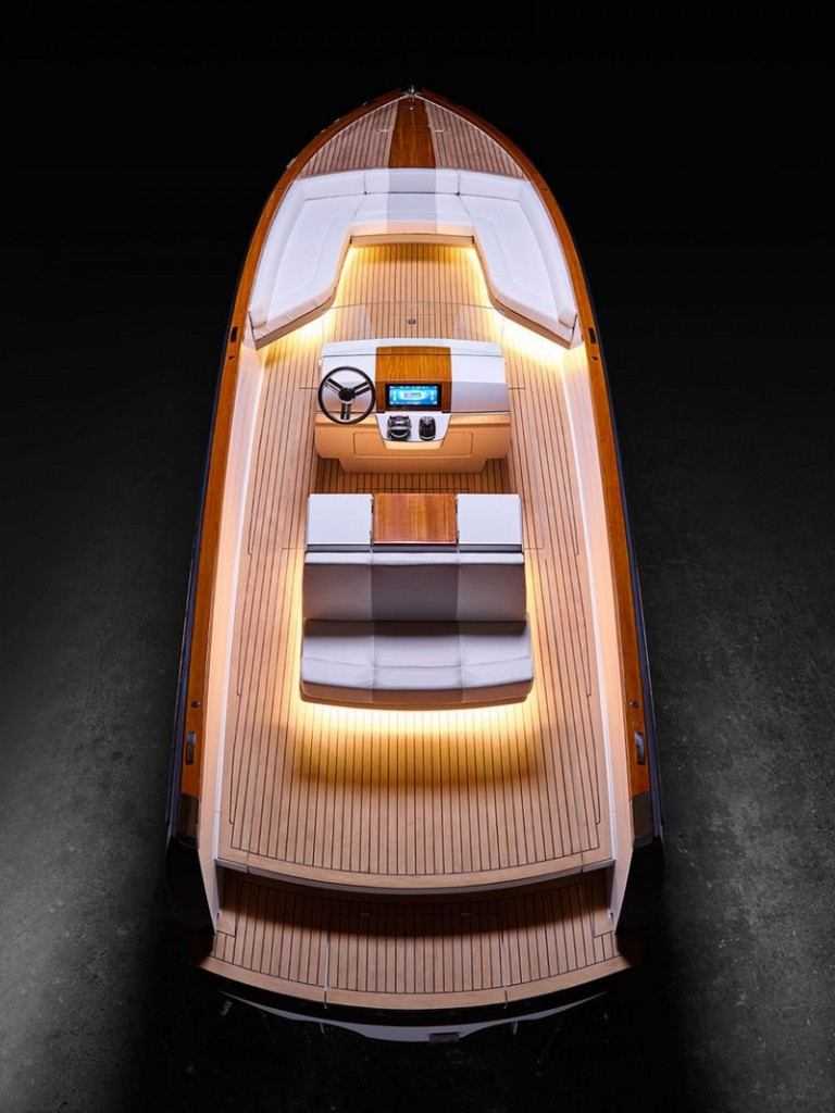 Meet Hinckley Dasher - the world's first fully electric luxury yacht-