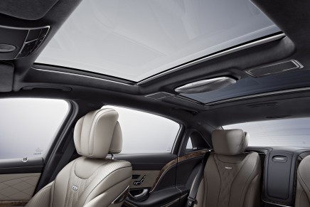 The sky seen from Mercedes-Maybach S 600