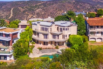 For those who prefer life with charming water views: Ocean view estate in Laguna Beach, California