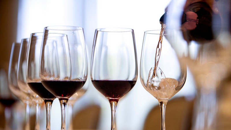Revolutionising the in-room wine experience, Four Seasons Hotel Silicon Valley introduces Plum