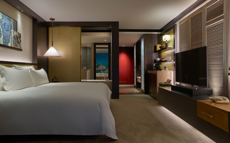 Rosewood Phnom Penh Executive bedroom