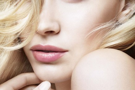 Sarah Gadon – a glimpse at the world of a contemporary Giorgio Armani woman