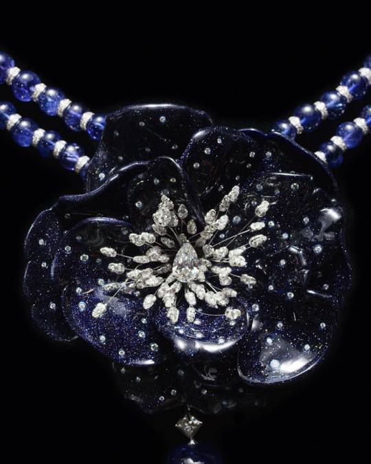 The Fleur de Nuit tanzanite High Jewelry necklace