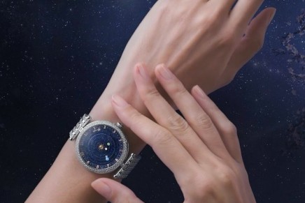 The Lady Arpels Planétarium watch makes the Solar System rotate on your wrist