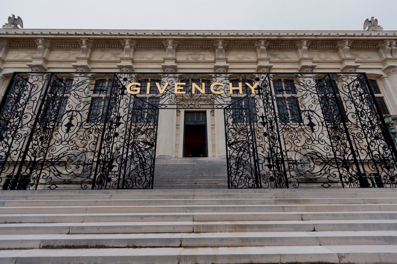 Givenchy sets up shop on Avenue Montaigne