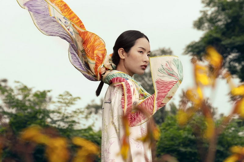 The latest Shanghai Tang Women’s Collection - a visual feast of a Chinese garden in full bloom