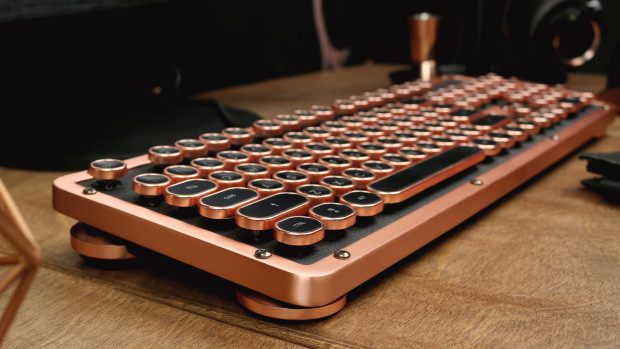 The most luxurious typewriter inspired mechanical keyboard - Retro Classic Posh 2017