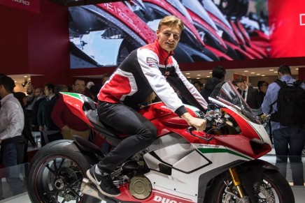 EICMA 2017: the most beautiful bike of the show is…the new Panigale V4