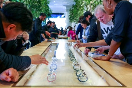 Apple Watch launch swaps high-street crowds for high-end fashionistas