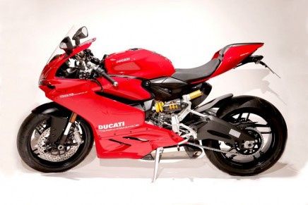 The 959 Panigale Special Edition is enhanced with Ducati Performance accessories