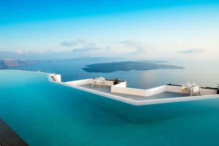 A new chapter in the life of Grace Santorini raises it to a new level of luxury